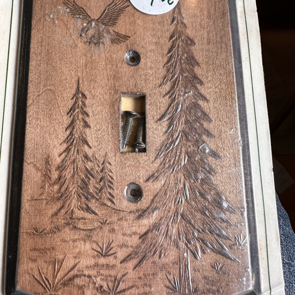 Embossed Solid Maple Switchplate - Picture 3 of 3